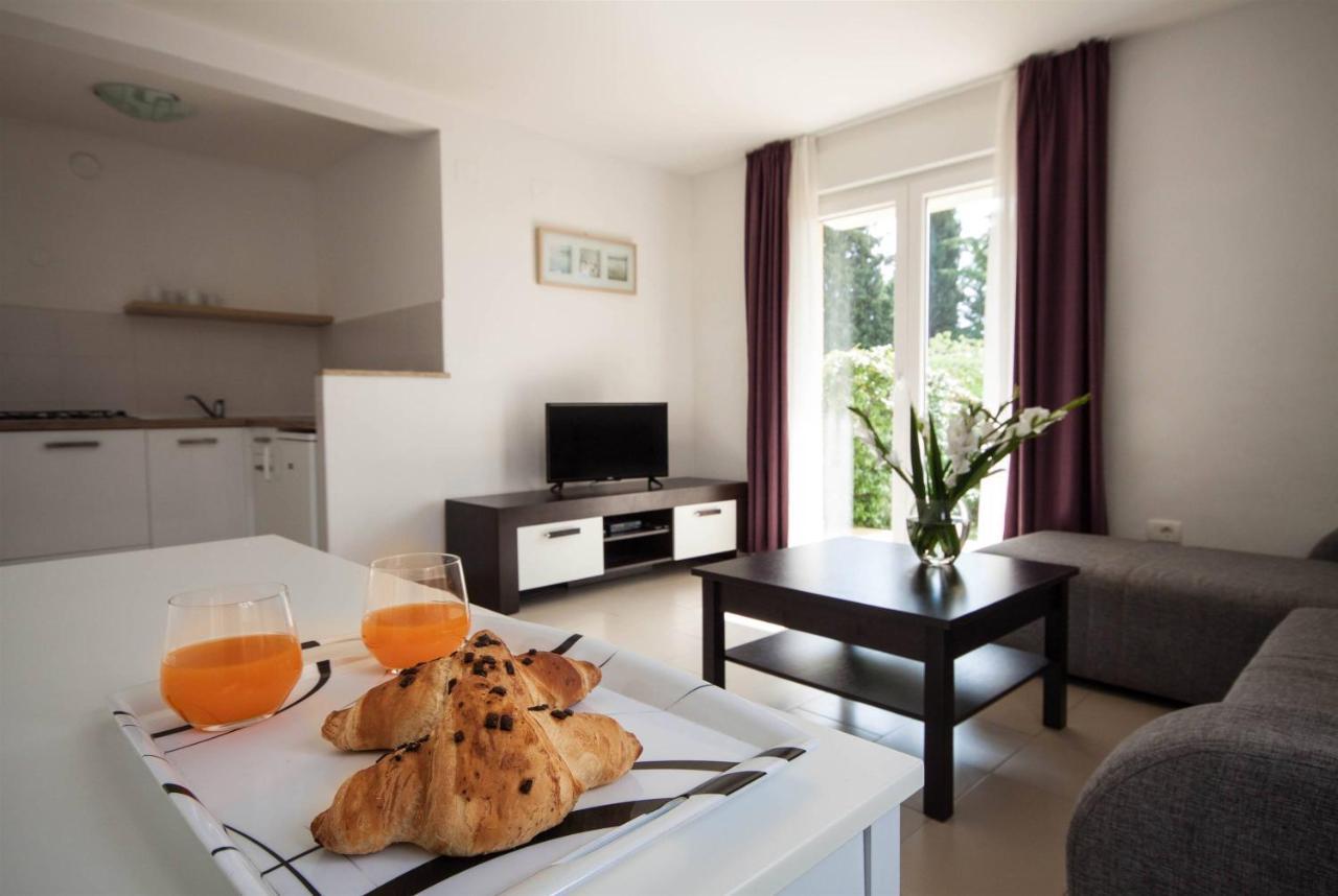 App Zlatar Apartment Umag Bagian luar foto